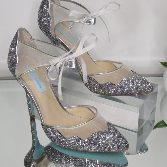 ***SOLD*** Betsey Johnson Bridal Shoes Stela - Picture 1 of 8